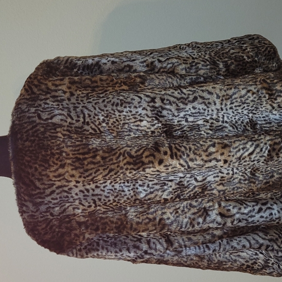 ❤HP❤️GORGEOUS NWOT Pamela McCoy Faux Fur with Rhinestone closure-Size 2X❤ - Picture 12 of 16